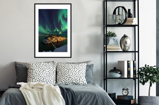 Aurores boréales vertes au-dessus d'une maison 60x90 cm