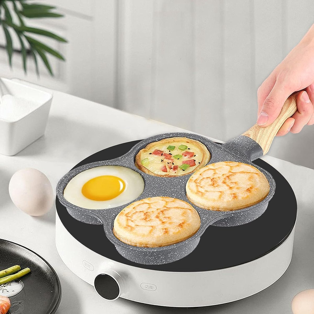 Poêle à oeufs Poêle à omelette Rôti Poêle à omelette 4 trous Poêles à frire  antiadhésives Petit déjeuner Crêpière pour cuisinière à induction  Cuisinière à gaz 