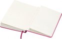 Roze A5 notitieboek met een lintje, opengeklapt met lege pagina's.