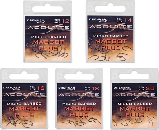Cinq paquets Drennan Acolyte Maggot Plus hameçons micro-barbelés en tailles 12, 14, 16, 18 et 20.