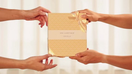 Body & Earth - Vanilla Beauty - Verwenpakket Vanille - Verjaardag Cadeau Vrouw - Wellness bath - Geschenkset vrouwen, moeder, mama, vriendin, oma, geliefde - Giftset - Cadeau Set Volwassenen - Cadeautje voor haar