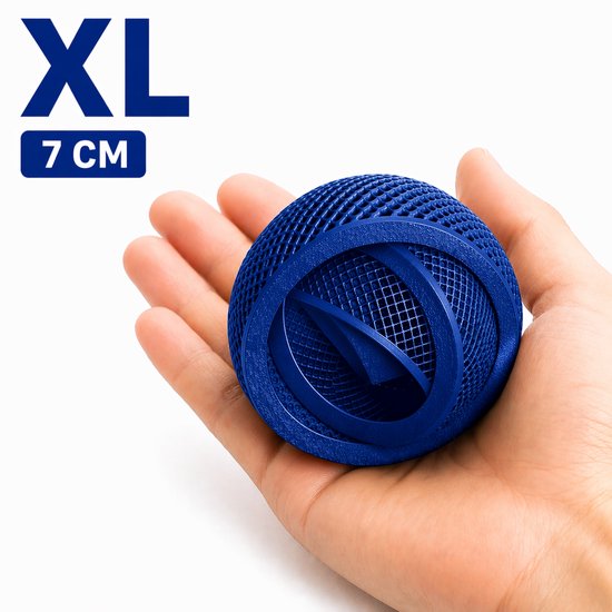 XL 7 CM blauwe fidget spinner bal in een handpalm, met een rasterpatroon.