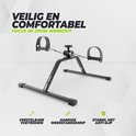 Zwarte VirtuFit stoelfiets met verstelbare voetriemen en een handige weerstandsknop.