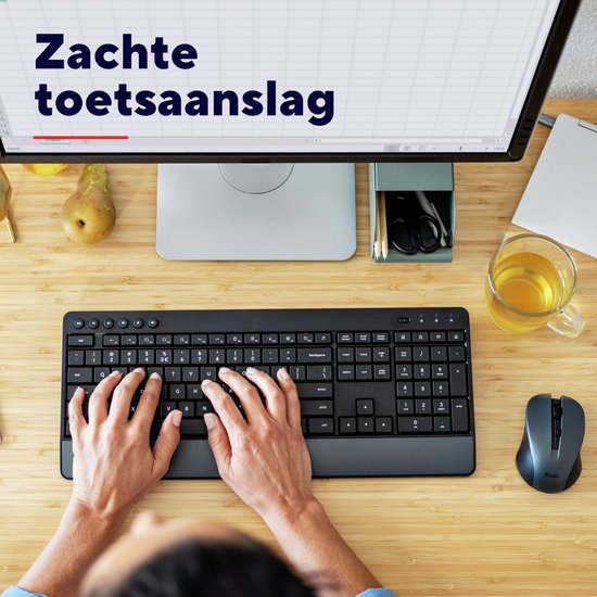 Trust Trezo - Draadloze Toetsenbord en Muis set - Met polssteun - Vlakke toetsen - Qwerty US - Zwart