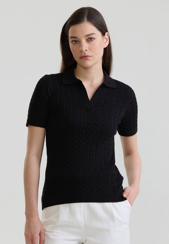 Polo noir à manches courtes et torsades