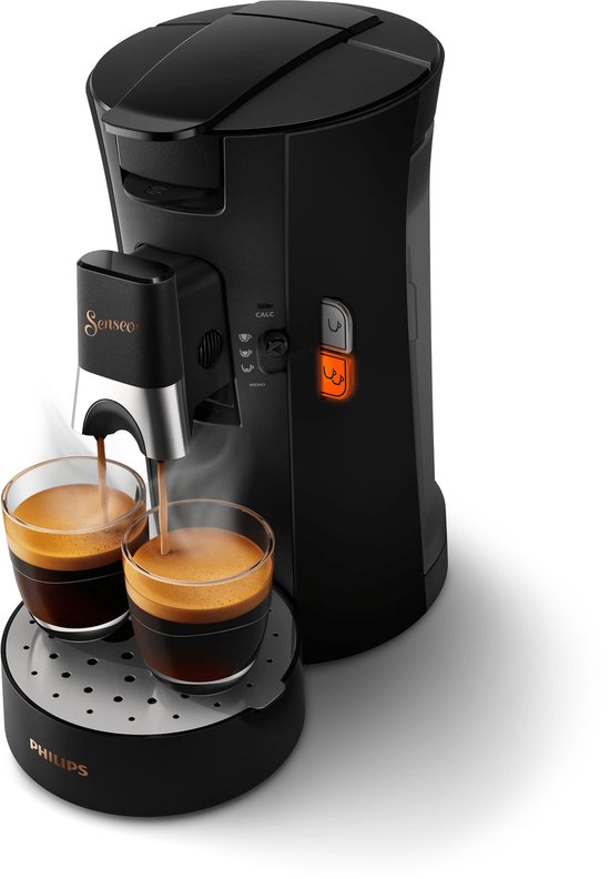 Zwarte Senseo koffiezetapparaat die twee kopjes koffie zet, met stoom.