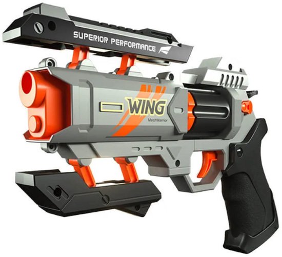 Grijze speelgoedblaster met oranje details, een vizier en 'WING' logo.