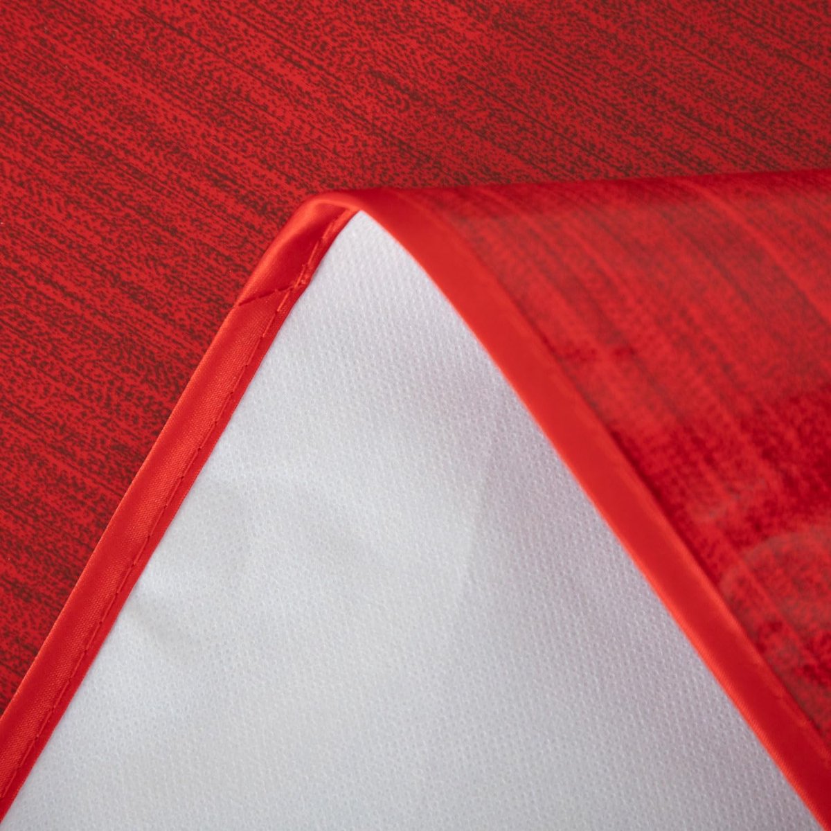 Tafelkleed Rond - Wasbaar Kleed - Tuinfeest Decoratie - Met Hem Afgewerkt - 140 cm - Rood Plaid