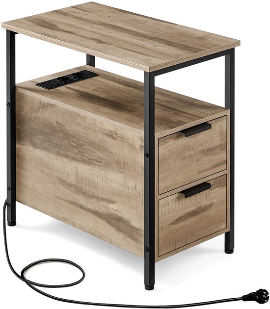 Table d'appoint avec plateau en bois et cadre en métal noir, avec deux tiroirs, une étagère et une prise intégrée avec cordon.