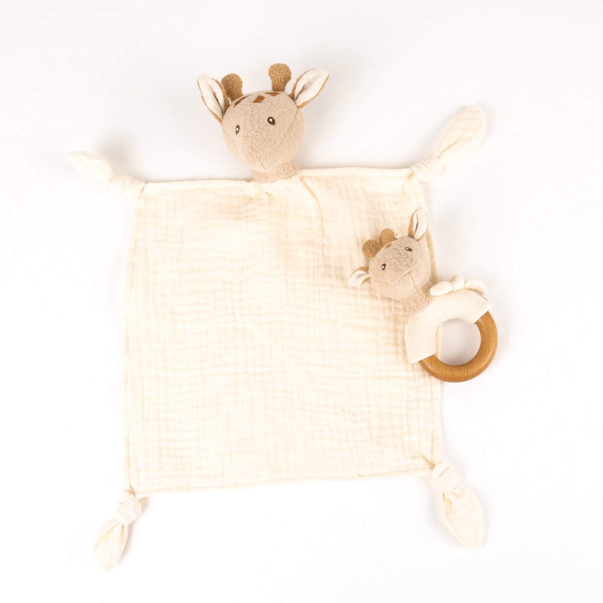 Egmont Giraf Leonie knuffeldoekje + rammelaar in cadeauverpakking.