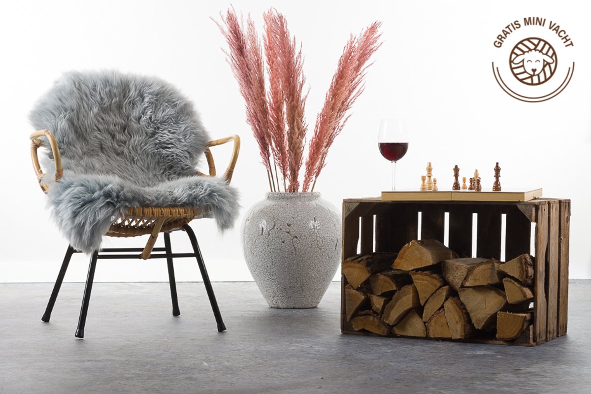 Lichtgrijze schapenvacht - Klein lichtgrijs schaapsvacht - Kleine grijze vacht schapenvel stoel bank decoratief - Decoratieve vachtje aankleding - velletje tafel