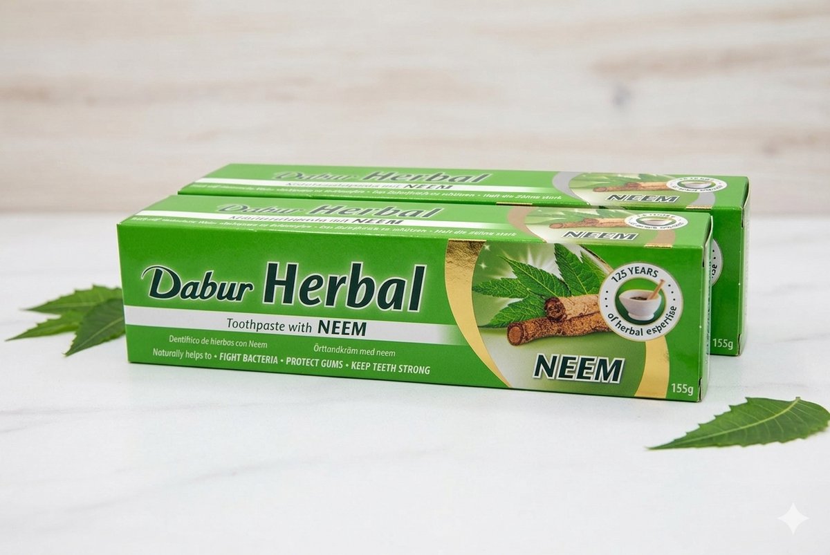 2x Dabur Herbal Tandpasta met Neem (155g) - Ayurvedische Gebit Verzorging - Natuurlijke Kruiden-Tandpasta voor Tandvlees en Frisse Adem - Duopack Met Kajal Sticker