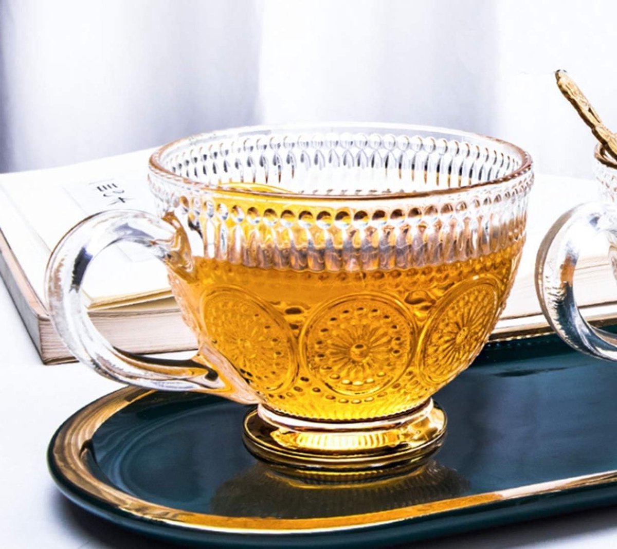 Grote vintage glazen koffie- en theekop met handvat voor cappuccino, latte en desserts - ideaal voor ontbijt en muesli
