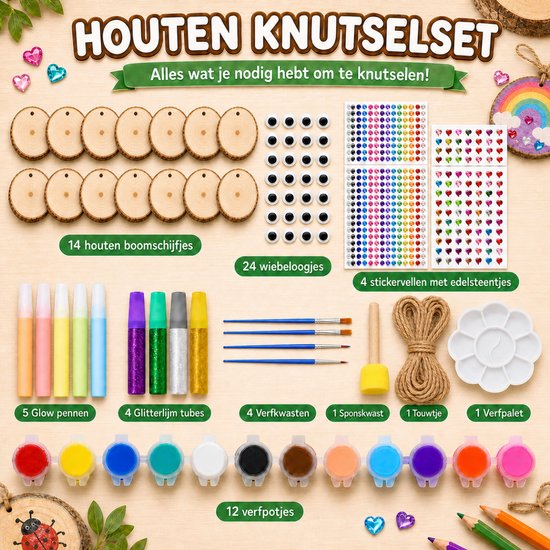 Inhoud van een knutselpakket met 14 houten schijfjes, wiebeloogjes, stickers, glow pennen, glitter tubes, kwasten, spons, touw en verfpotjes.