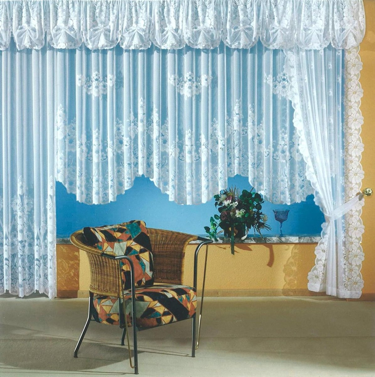 Raambekleding - Decoratief gordijn - Woonkamer decoreren - Gebogen bloemenrand - 47 cm hoo