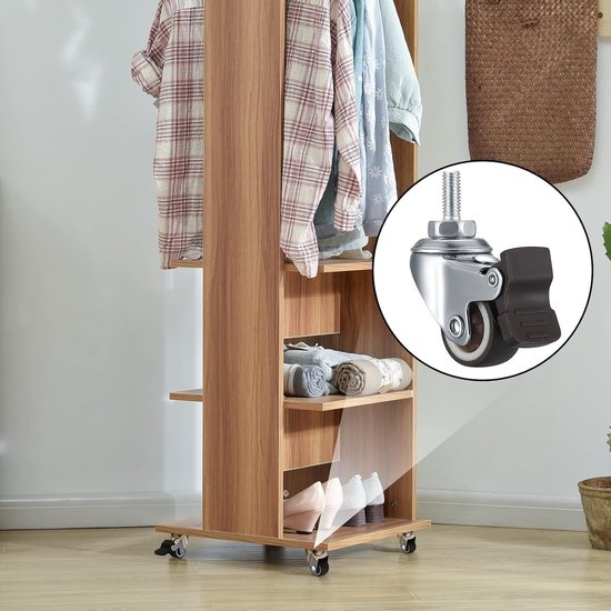 Houten kledingrek op wielen, met kleding en een close-up van een wiel met remhendel.
