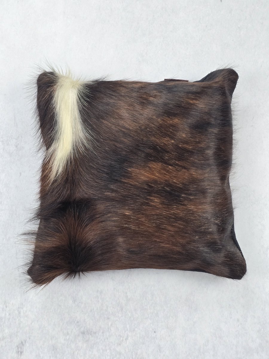 Kussen – Koeienhuid – Leer – Exclusieve collectie – Woondecoratie – Bruin, Zwart, Wit – 100% echt natuurlijke Koeienhuid – 40x40 cm