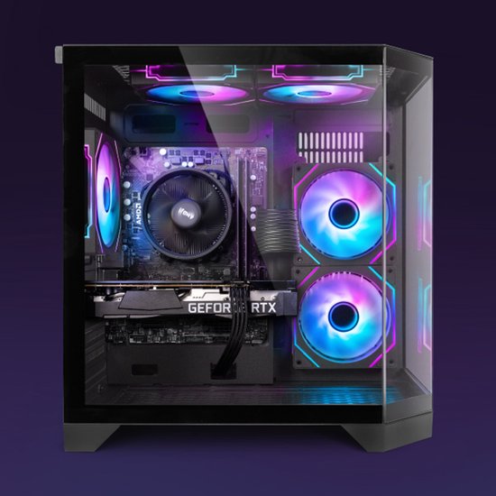 Gaming PC met glazen behuizing, verlicht met paarse en blauwe RGB-ventilatoren.