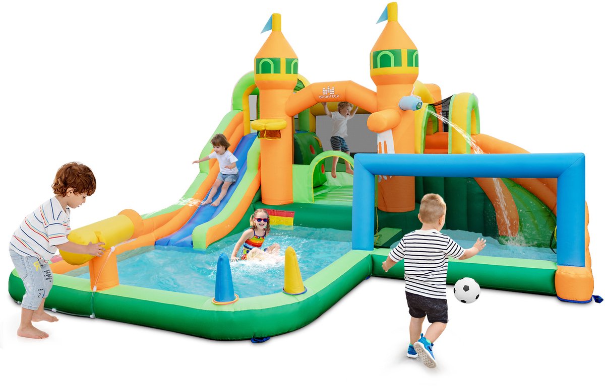 COSTWAY Springkasteel met glijbaan, klimwand, basketbalmand, voetbaldoel, ringwerpspel, waterpark voor buiten, incl. opblaasbare basketbal en voetbal, draagtas en reparatieset