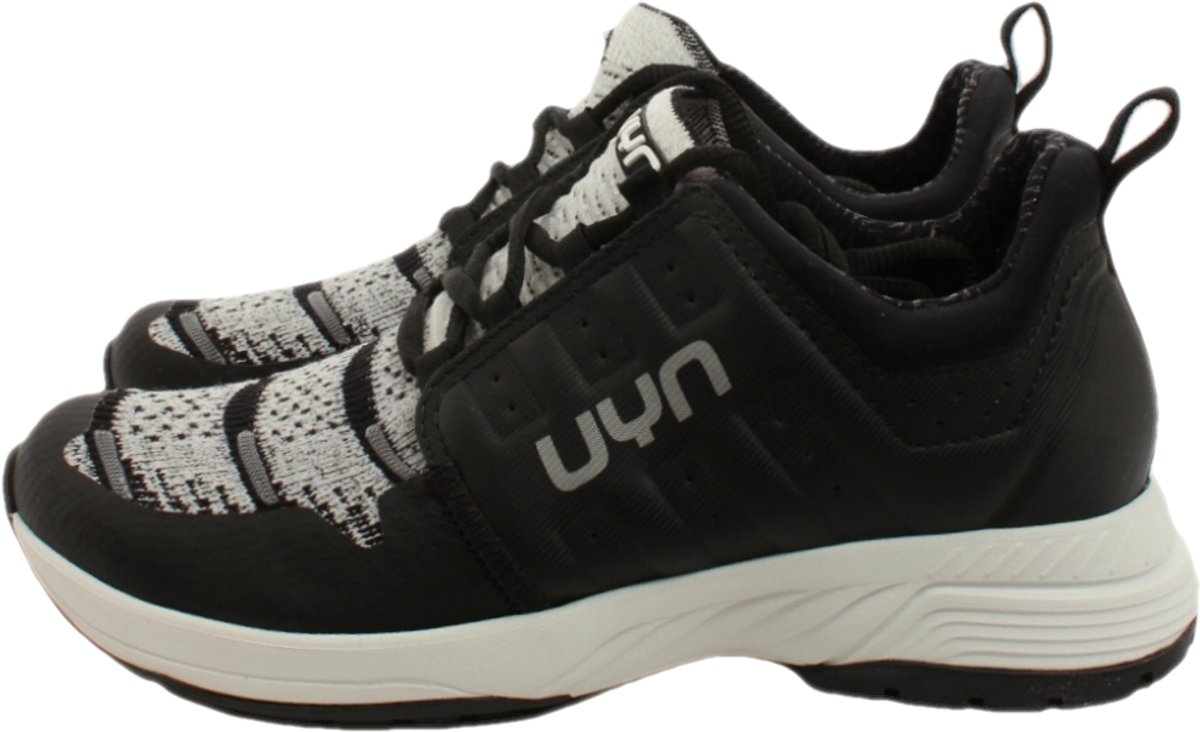 UYN sneakers maat 38