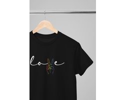 Pride shirt - Peace and love - Wurban Wear | Gay pride | Pride kleding | Regenboog kleding | Pride | Pride vlag | Regenboog vlag | Regenboog | LGBTQ | LHBTI | Liefde | Transgender | Crossdresser | Amsterdam | Rainbow | lgbt shirt | Zwart