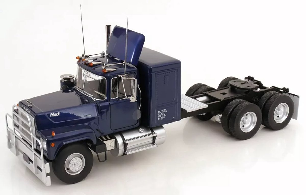 Mack RL 700L 1974 - 1:18 - Road Kings