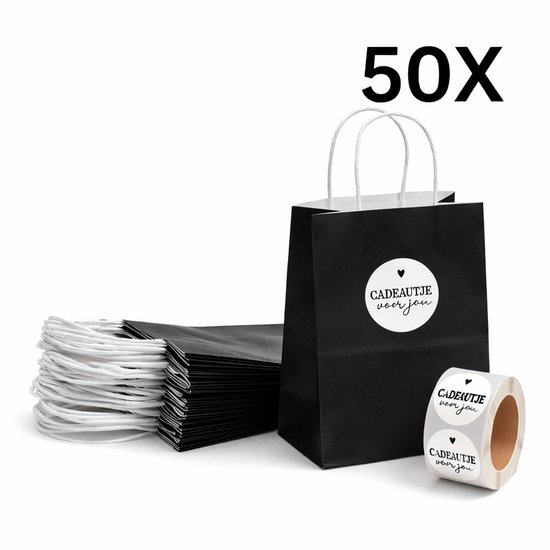 Petits sacs cadeaux noirs en papier (50 pièces) avec poignées en cordelette blanche. Un rouleau d'autocollants ronds "Cadeautje voor jou" avec un cœur.