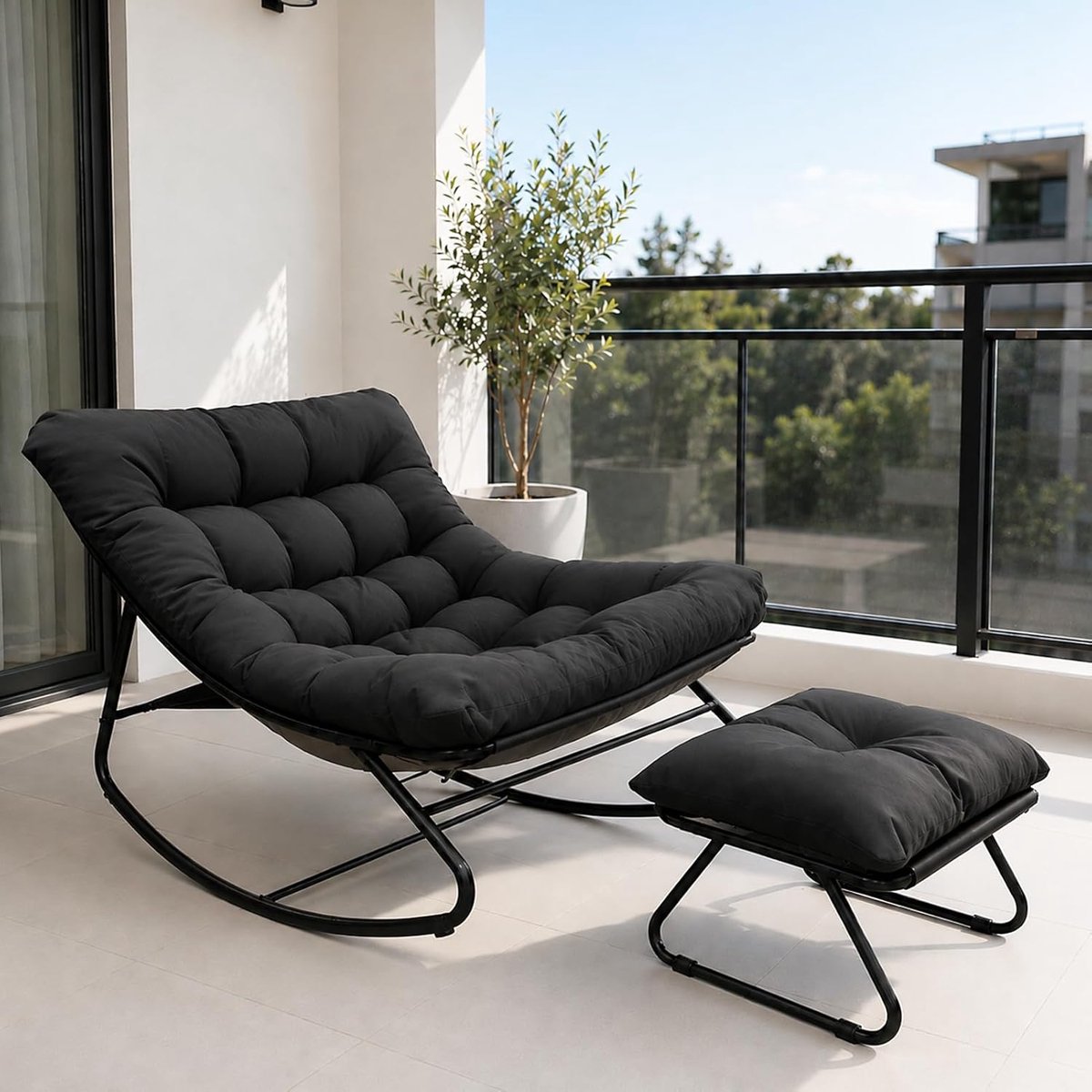 Mobili Bella LunaComfort XXL Schommelstoel met Voetenbank – Luxe Relaxstoel voor Binnen & Buiten – 77 x 93 x 70 cm – Draagvermogen 150 kg – Gestoffeerde Leesstoel voor Woonkamer, Tuin, Balkon & Terras – Zwart