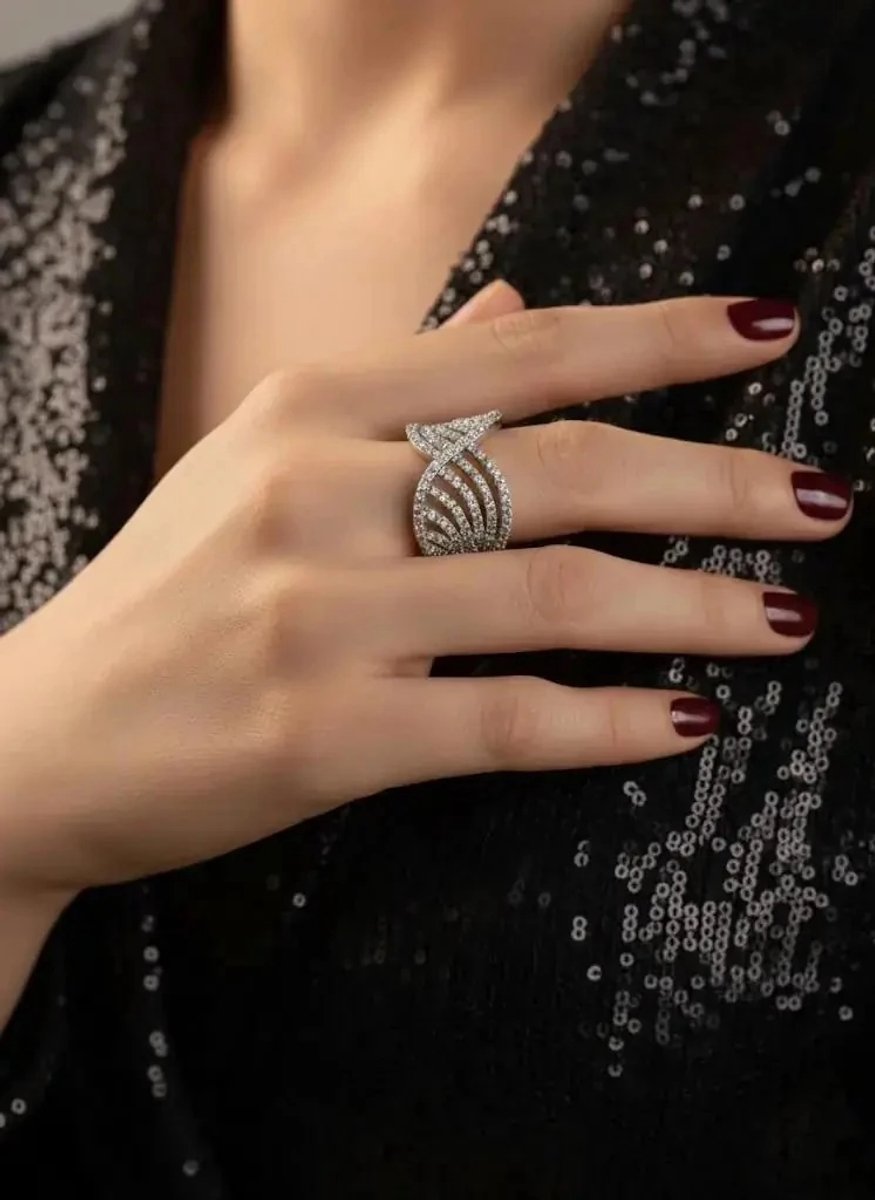 Dorvina VIP Messing Op 14K Verguld Zirkonia Rij Steen Verstelbaar Zilverkleurig Kafes Model Dames Ring