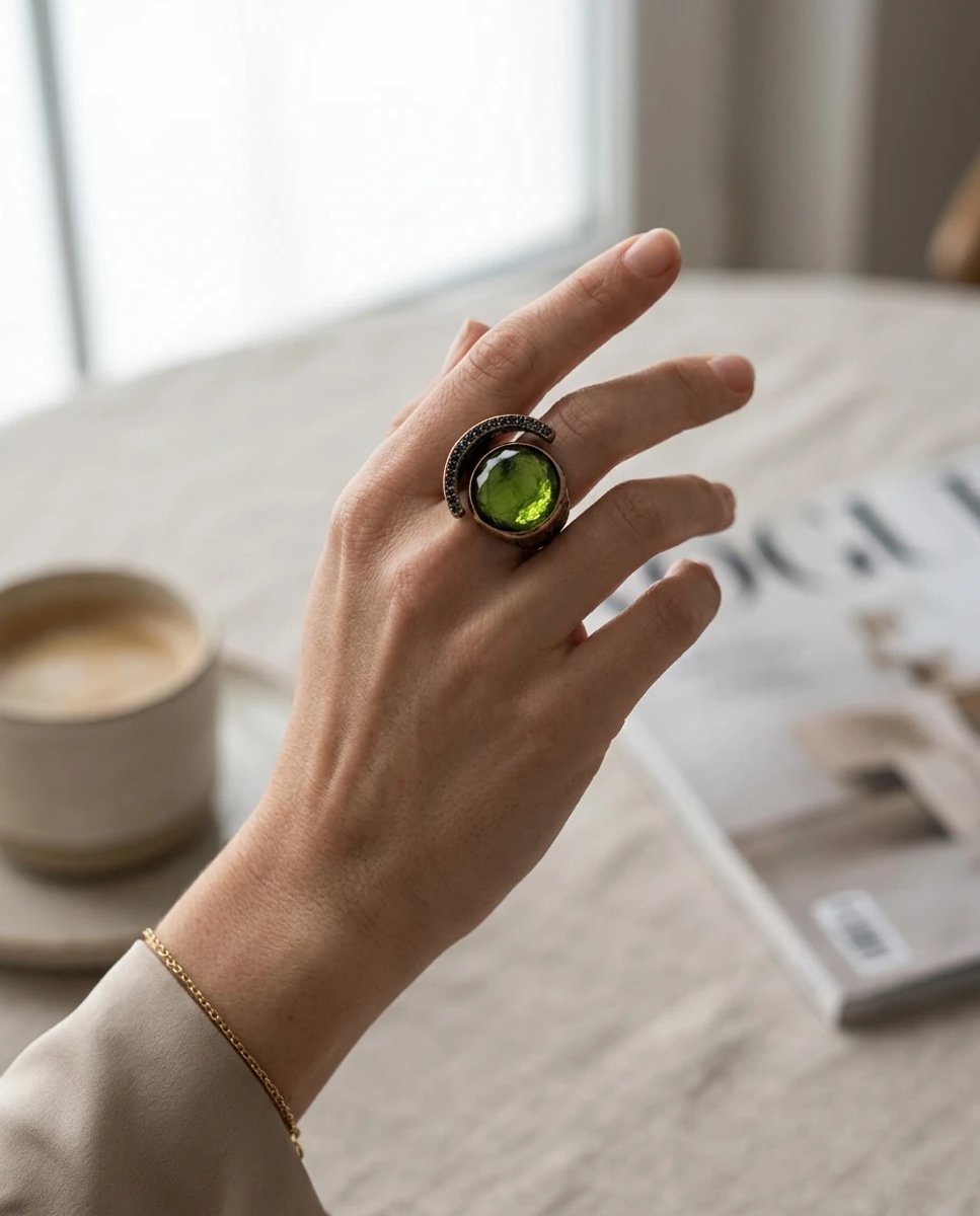 Dorvina Bronzen Vintage Dames Ring Authentiek Sieraad Rond Open Groen Kristallen Steen Van Voren Ayarlalanabilir