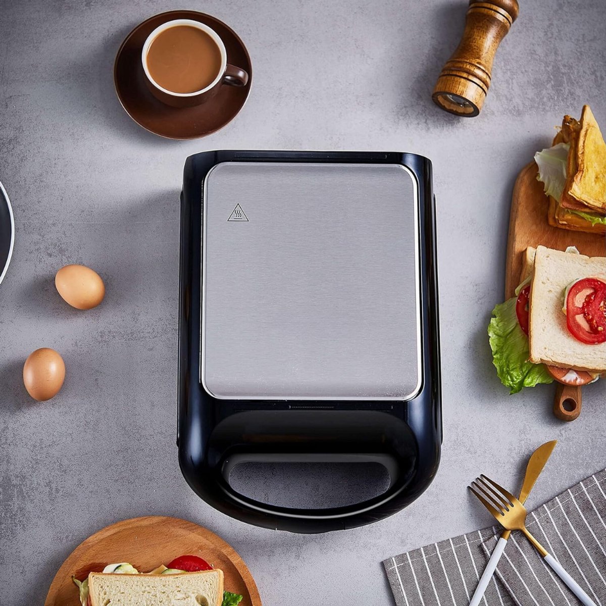 RUX® Wafelijzer Met Verwisselbare Platen – Tosti Apparaat – Wafelmaker 1200 Watt – Panini Grill – Contactgrill – 3-in-1 Sandwich Maker XXL – Grill Apparaat Met 3 Antiaanbakplaten - Zwart - 35cm x 24cm x 10cm; 3 kg thumbnail 4