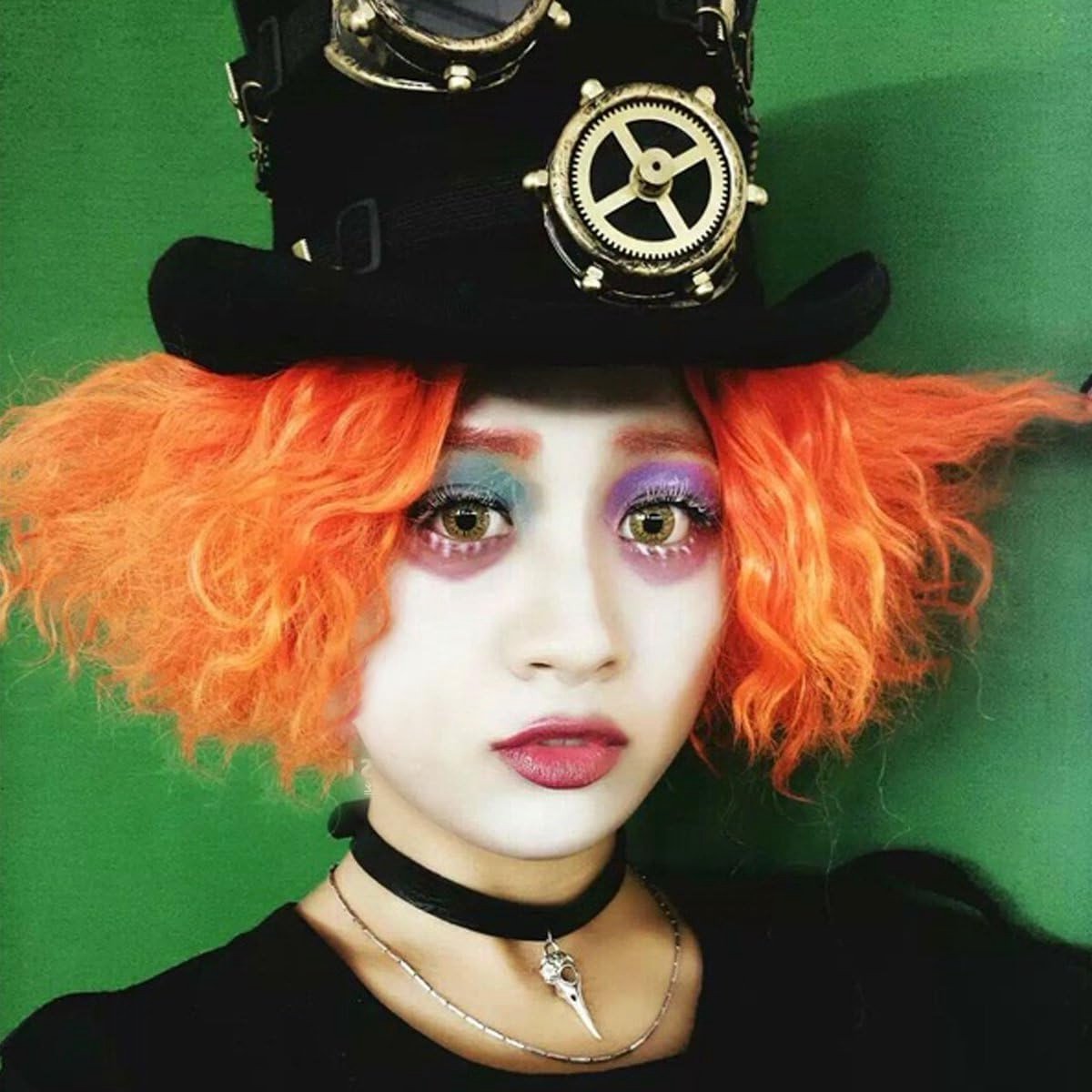 Halloween Mad Hatter Kostuumperruque voor Mannen, Oranje Afro, Korte Krullende Cosplay Haarstijl, Feestaccessoires