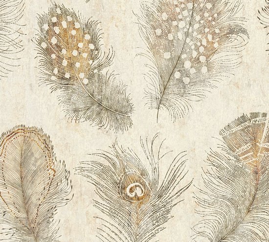 Papier peint beige avec divers motifs de plumes marron et dorées.
