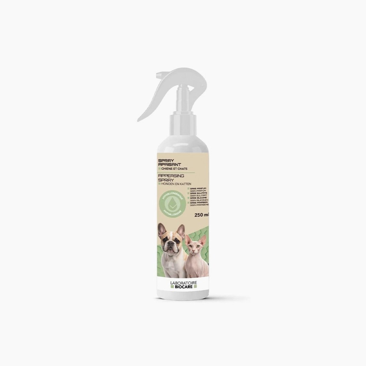 Biocare BIOCARE LABORATORIUM VERZACHTENDE SPRAY 250ml -Hypoallergeen - geen parfum, geen sulfaten, geen parabenen -- voor honden en katten -Verzacht de jeuk , hydrateert, zuivert, beschermt en verfrist de gevoelige huid.