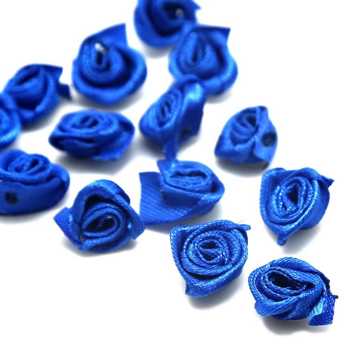 Dailygoods- Kunstbloemen 200 stuks - Kleine Kunstbloemen 1,5 cm - Satijnen Rozen - Decoratieve Rozenkoppen - DIY Accessoires - Bruiloft Decoratie - Decoratieve Bloemen