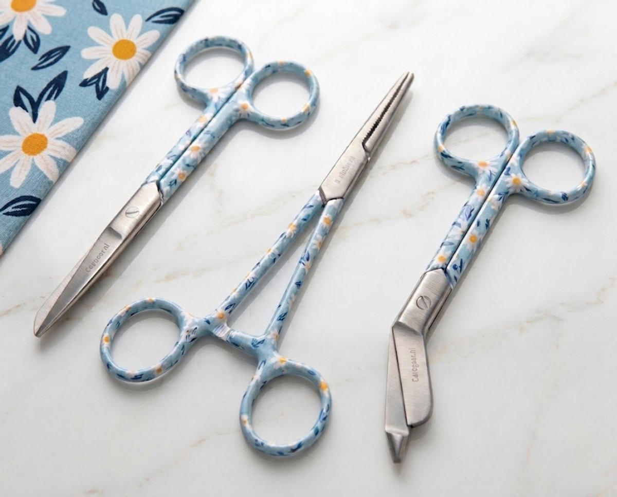 Verpleegkundige Scharenset 3-Delig – Verbandschaar, Schaar en Kocher – Medische Set – Daisy Blue