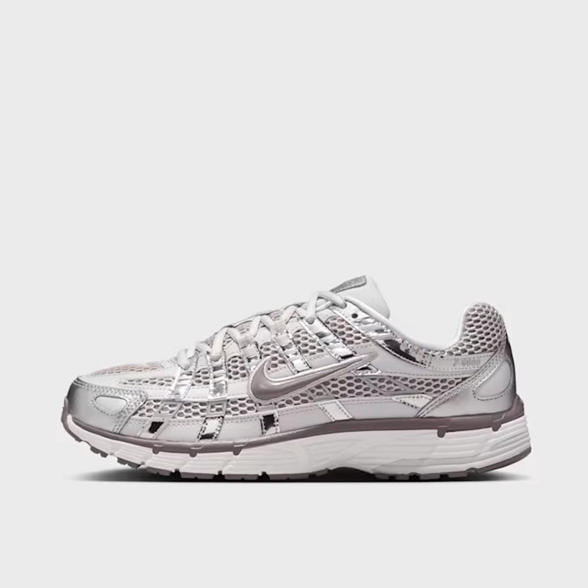 De Nike P-6000 IB4019-019 “Taupe ” Sneakers Unisex Zilver