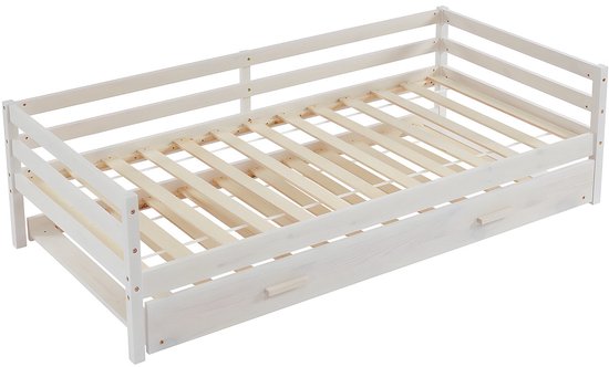 Wit houten bedframe met twee lades en lattenbodem.