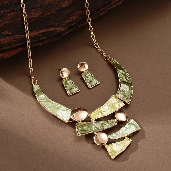My Sweet Romance® - dames ketting met oorbellen - sieradenset 2-delig - goudkleurig - groen - ketting 42 cm (plus 5) en bijpassende oorbellen