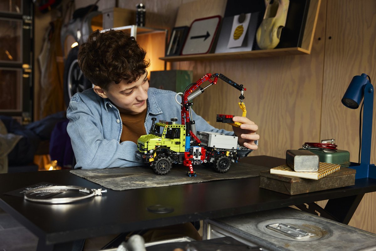 LEGO Technic Mercedes-Benz Unimog U 5023 met Kraan Speelgoed Vrachtwagen Bouwpakket voor Kinderen – foto 6