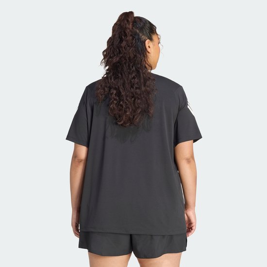 Zwart Adidas sportshirt met witte strepen op de schouders, gezien vanaf de achterkant.