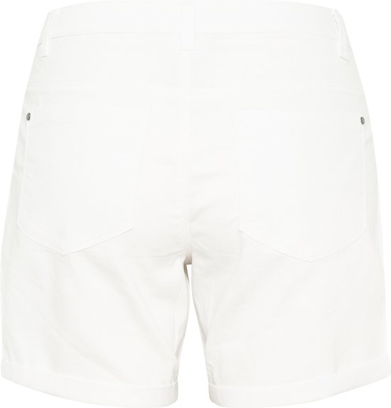 Witte Kaffe shorts voor dames, achterkant. Casual model met opgerolde broekspijpen.