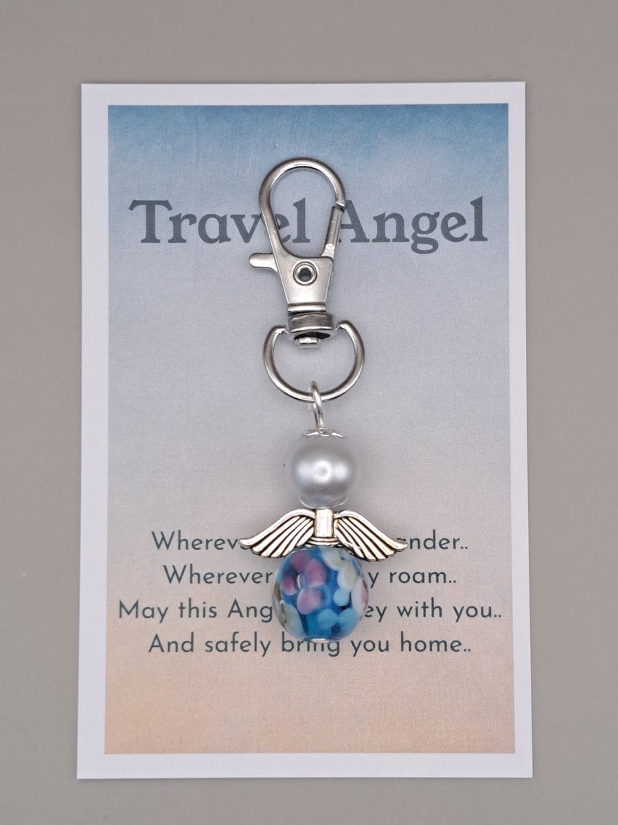 Geluksengeltje - Travel Angel - Wenskaartje - Reis Engel - Sleutelhanger - Geluksengeltje - Tashanger engel - Cadeautje - Geluk - Beschermengel hanger - Reis Beschermengeltje