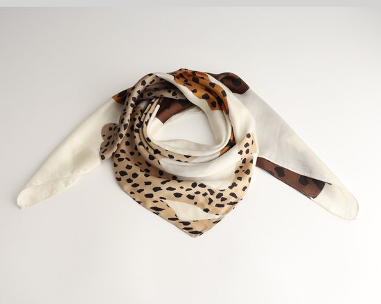 Lara Bandana Dames – Accessories Junkie Amsterdam – 70x70 cm – 4 Panters – Bruin / Grijs / Beige / Camel / Wit – Imitatie Satijn