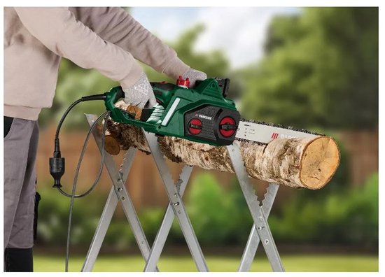 PARKSIDE® Elektrische kettingzaag 2200 W - Kettingsnelheid: max. 15,3 m/s - Zaaglengte: ca. 39,5 cm - Inclusief zwaardbeschermingskoker en combinatiesleutel van Parkside — afbeelding 3