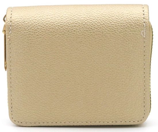 Een handige kleine portemonnee 11x9x2,5cm met twee muntvakjes en vier vakjes voor briefjes / pasjes. Een gemakkelijke portemonnee in een mooie gouden kleur. Voor uzelf of geef het als cadeau.