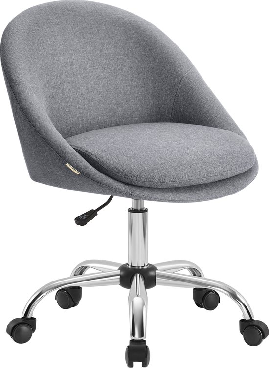 Chaise de bureau grise moderne avec une assise ronde et un pied chromé à cinq branches avec roulettes.