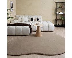 Fameilleur Vloerkleed Donkerbruin Groot 160 x 230 cm – Luxe Faux Fur Hoogpolig Vloer kleed – Superzacht Warm Zacht Tapijt – Organisch Asymmetrisch Design – Groot Woonkamerkleed voor Woonkamer, Slaapkamer, Eethoek, Zitkamer, Appartement, Huis –