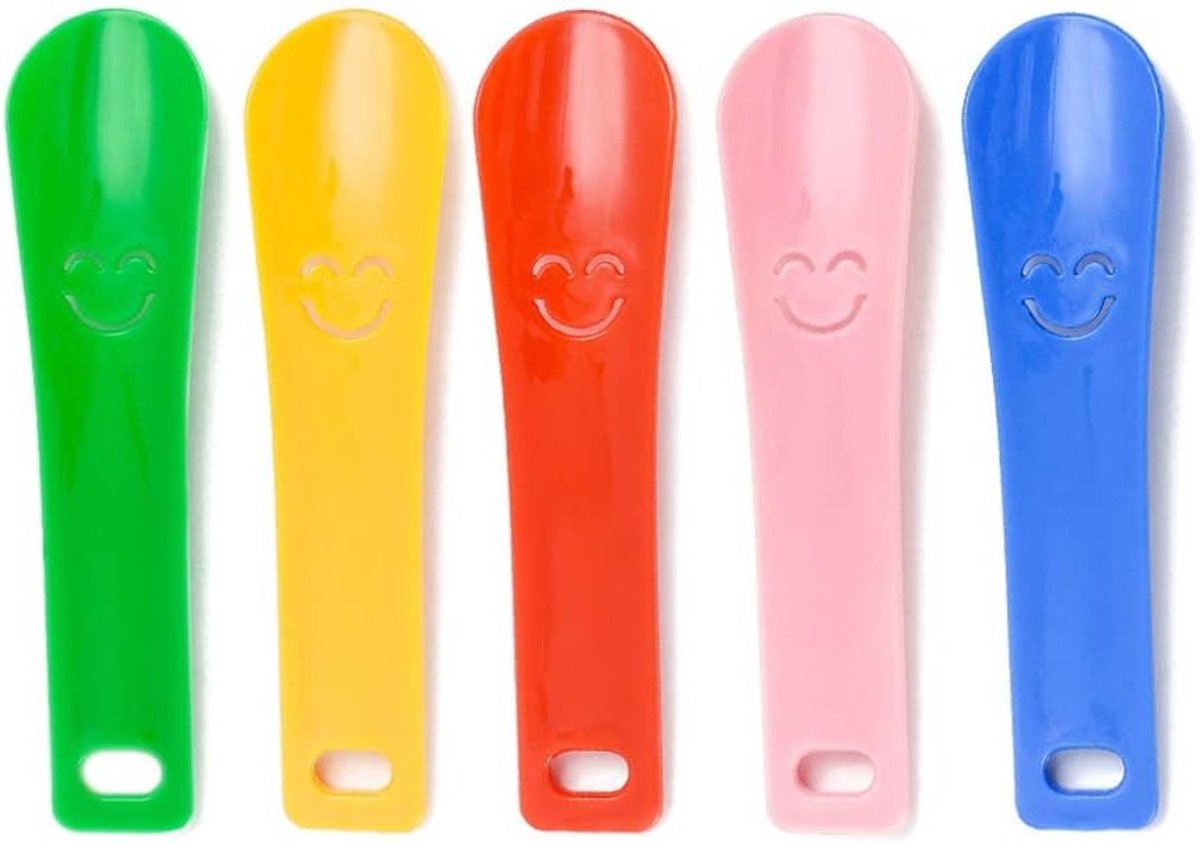 Schoenlepel voor kinderen, 5-delige set van stevig plastic, ideaal voor het aan- en uittrekken van schoenen, geschikt voor jongens en meisjes