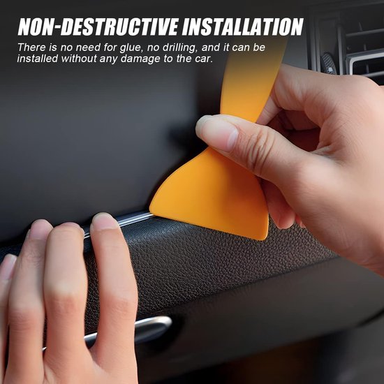 Installatie van auto-interieurverlichting zonder schade.